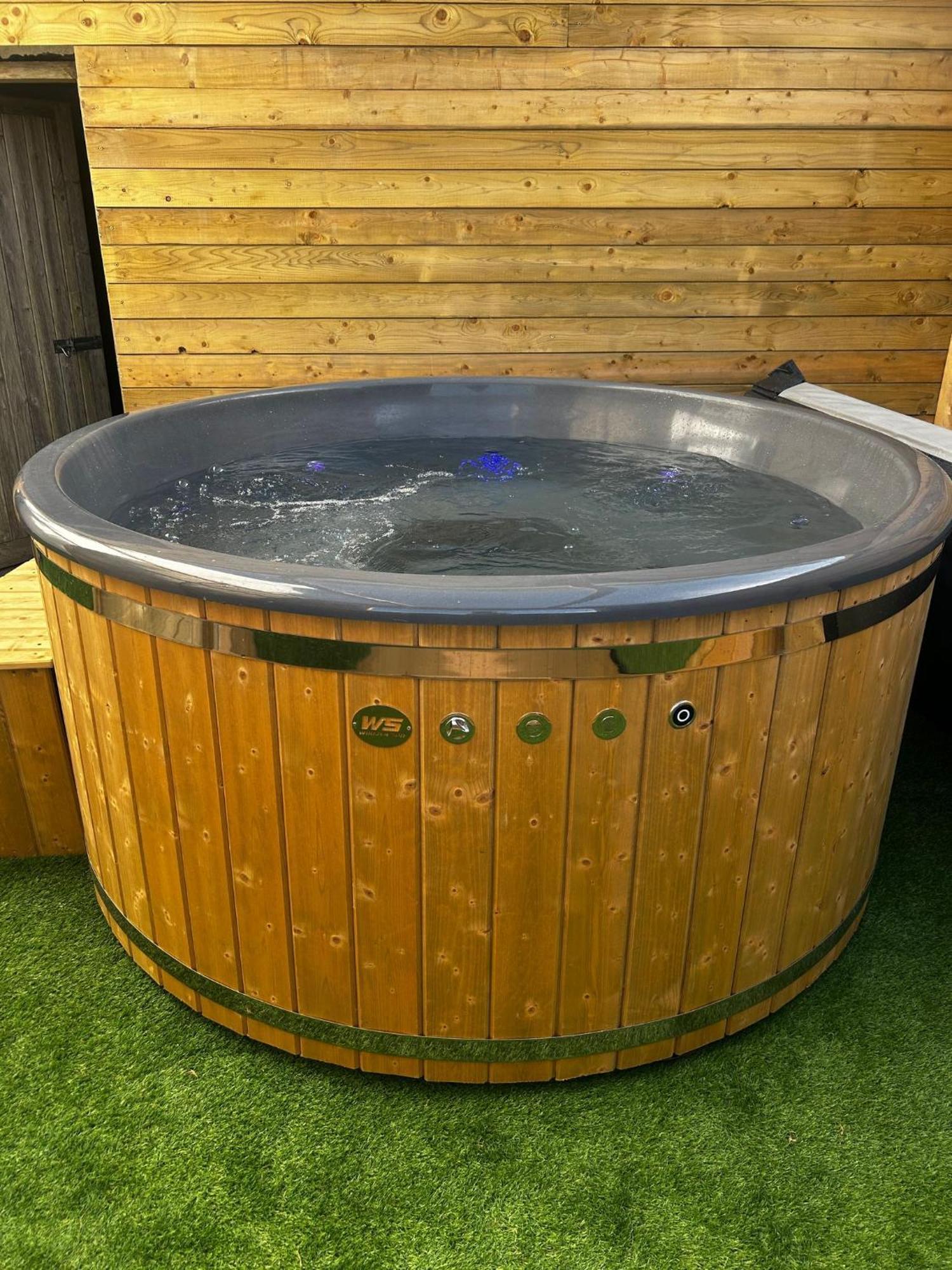 The Alpaca Farmhouse With Hot Tub And Alpaca Experience Included Dromara Dış mekan fotoğraf