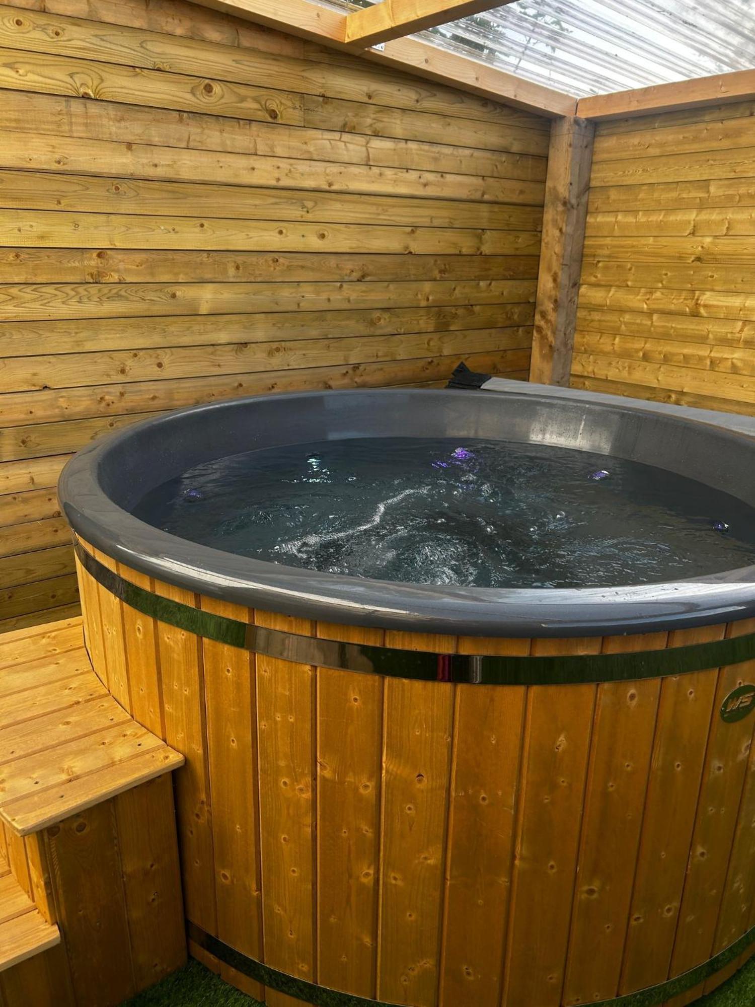 The Alpaca Farmhouse With Hot Tub And Alpaca Experience Included Dromara Dış mekan fotoğraf